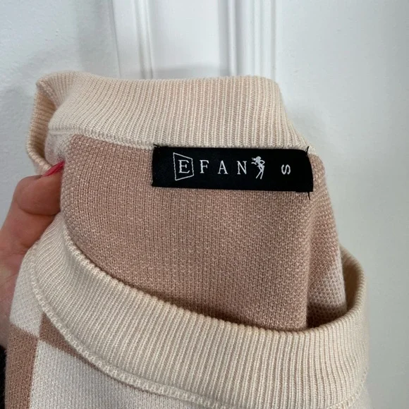 Amazon Checkered Sweater - Picture 4 of 5